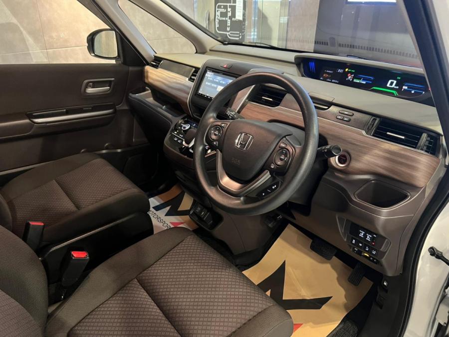 FREED HYBRID GB7 7座 - Image 2