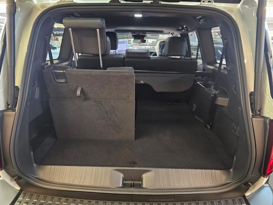 LAND CRUISER 250VX - Image 5