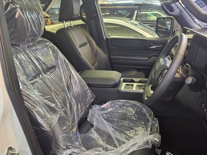 LAND CRUISER 250VX - Image 3