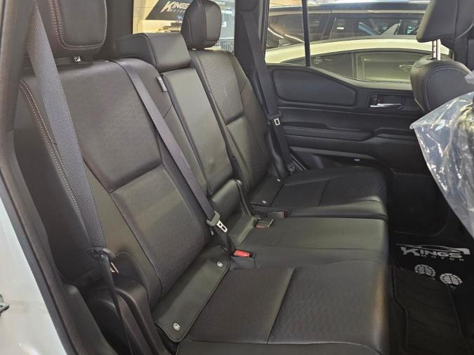 LAND CRUISER 250VX - Image 4