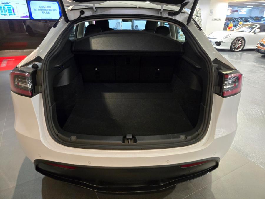 MODEL Y LR - Image 10