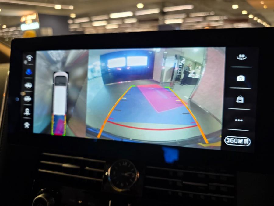 ALPHARD HV - Image 8