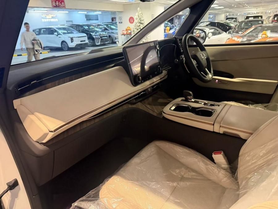 LM500H 2.4 TURBO HYBRID - Image 9