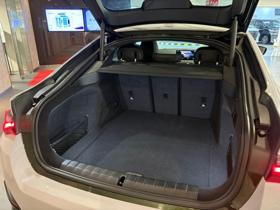 i4 M50 Gran Coupe - Image 6