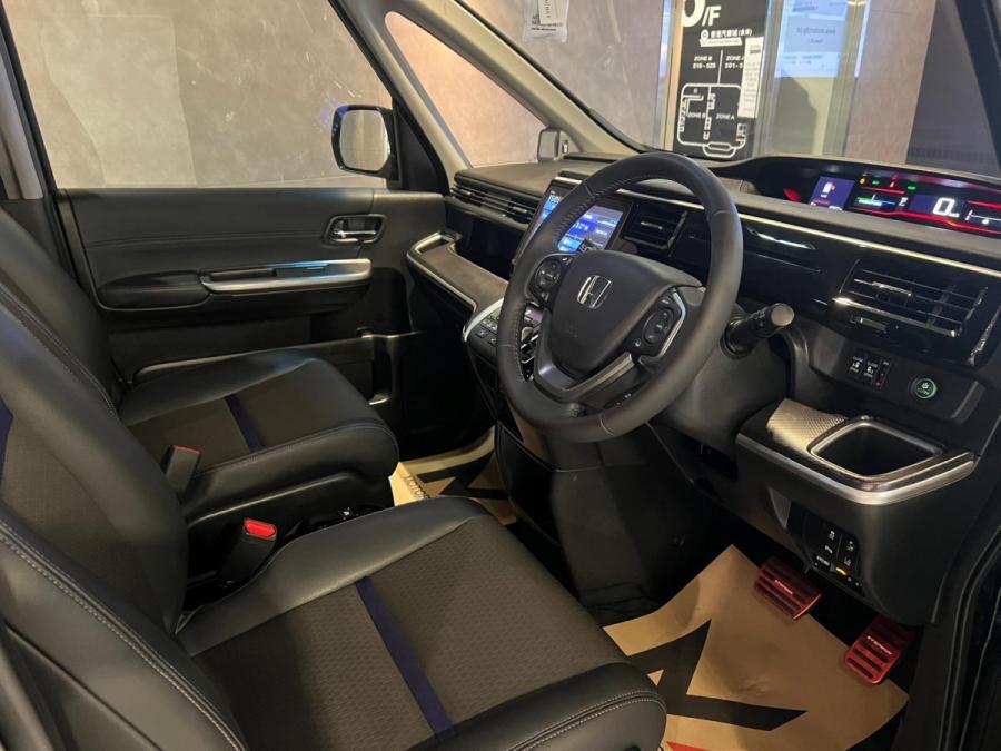 STEPWGN EX SPADA e:HEV BLACK STYLE - Image 5