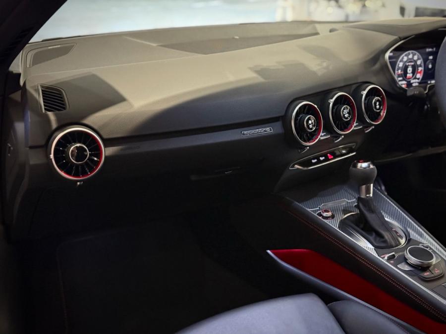 TTRS COUPE QUATTRO - Image 11