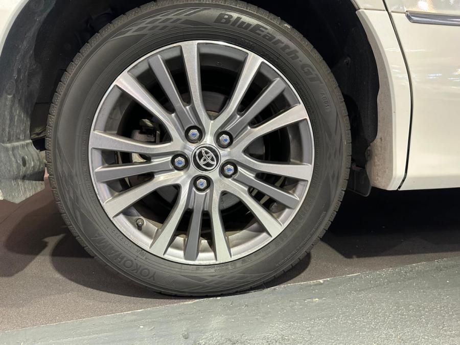 Estima 2.4 - Image 10