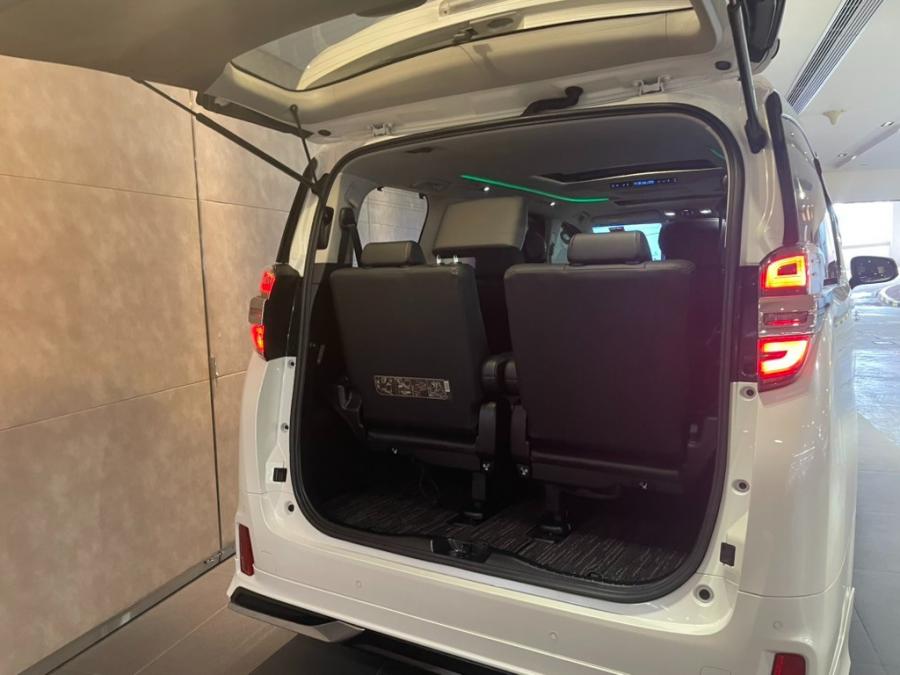 Vellfire 2.5 ZG Modellista - Image 4