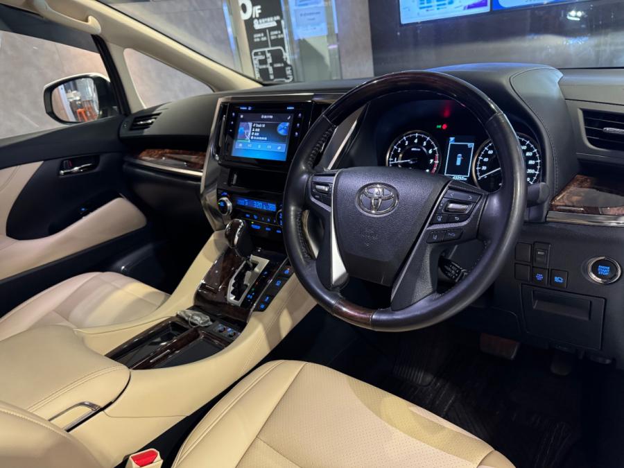 ALPHARD 3.5 GF - Image 4