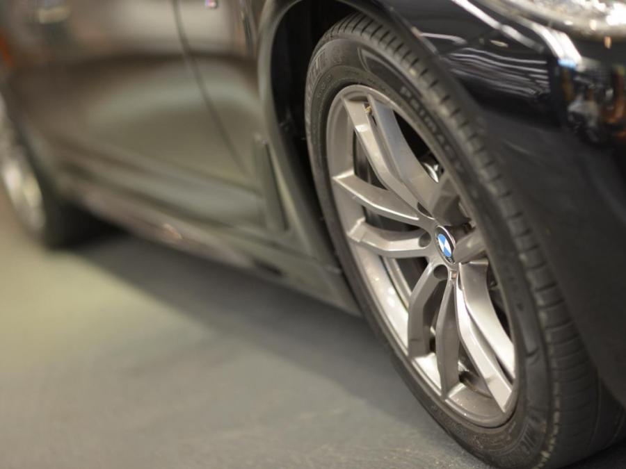 520i M-SPORT - Image 15