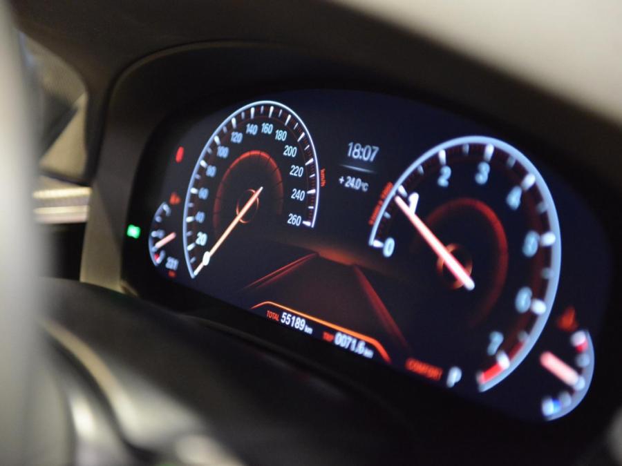 520i M-SPORT - Image 17