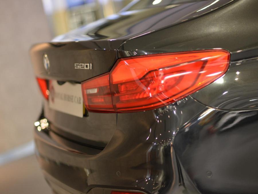 520i M-SPORT - Image 4