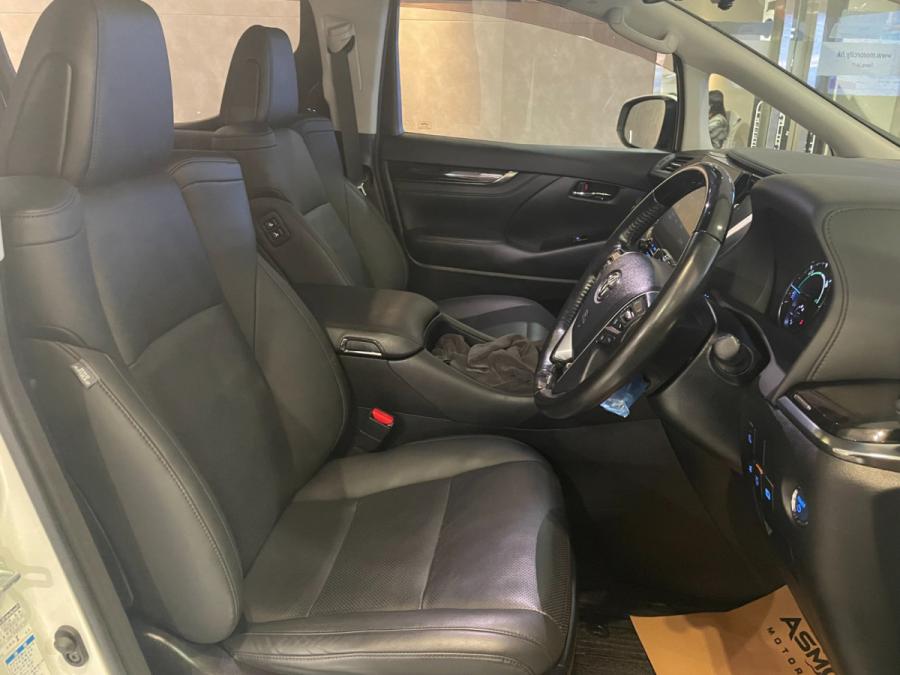 Alphard 2.5 Hybrid SRC - Image 3