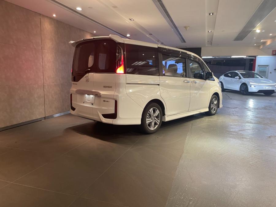 Stepwgn e:HEV Spada - Image 2