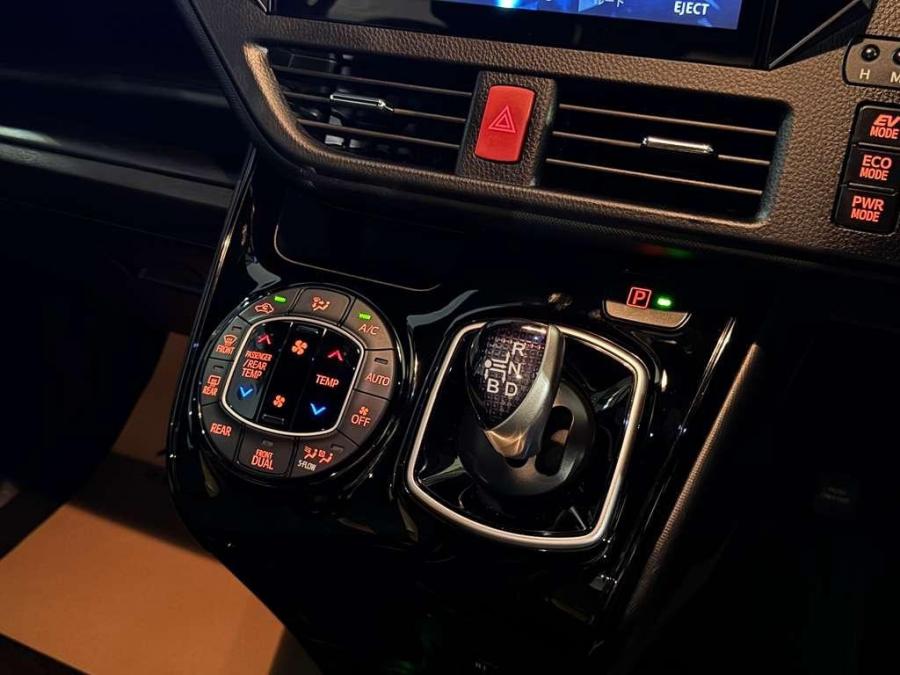 Voxy ZS Hybrid Modellista 煌ii - Image 6