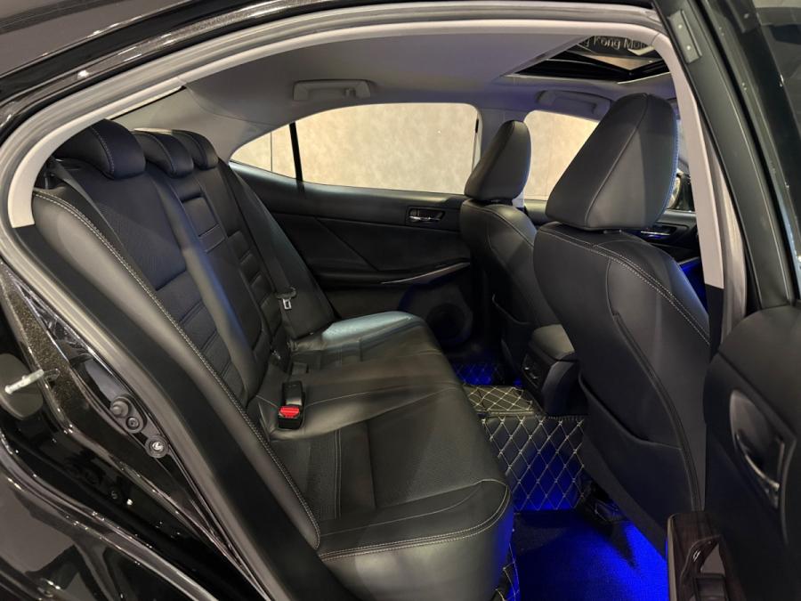 IS250 DELUXE - Image 9