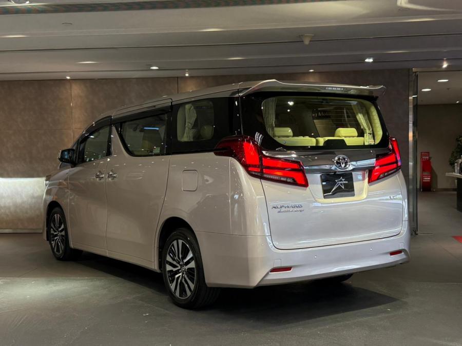 Alphard 3.5 Executive Lounge - Image 2