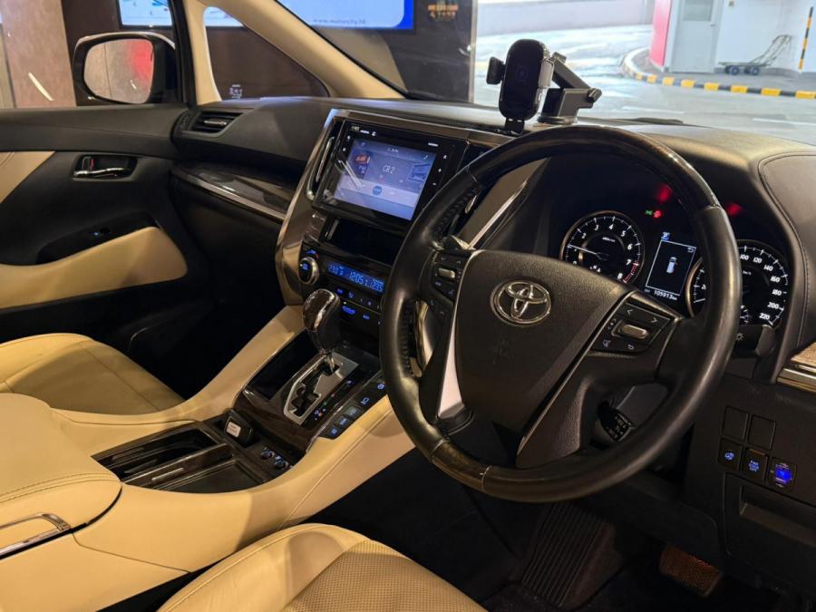 Alphard 3.5 Executive Lounge - Image 3