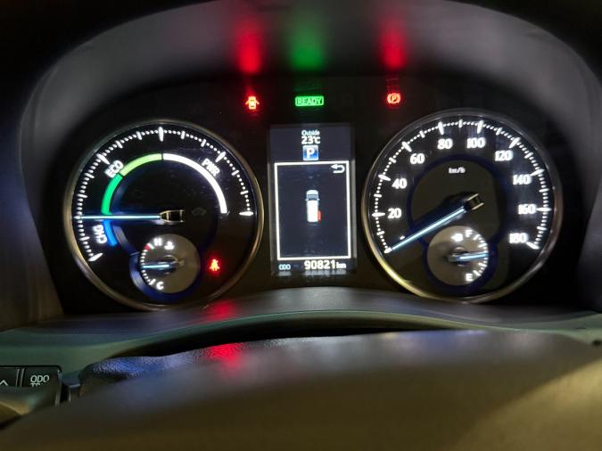 Alphard 2.5X Hybrid - Image 4