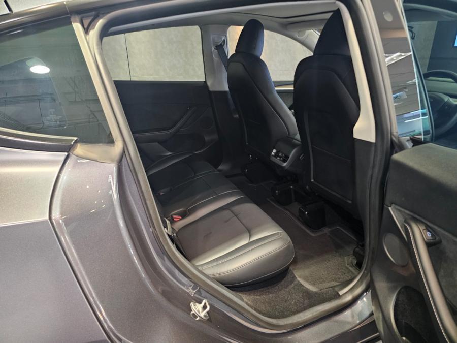 MODEL Y RWD - Image 4