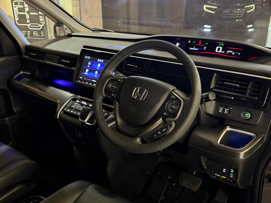 Stepwgn e:HEV Spada - Image 3