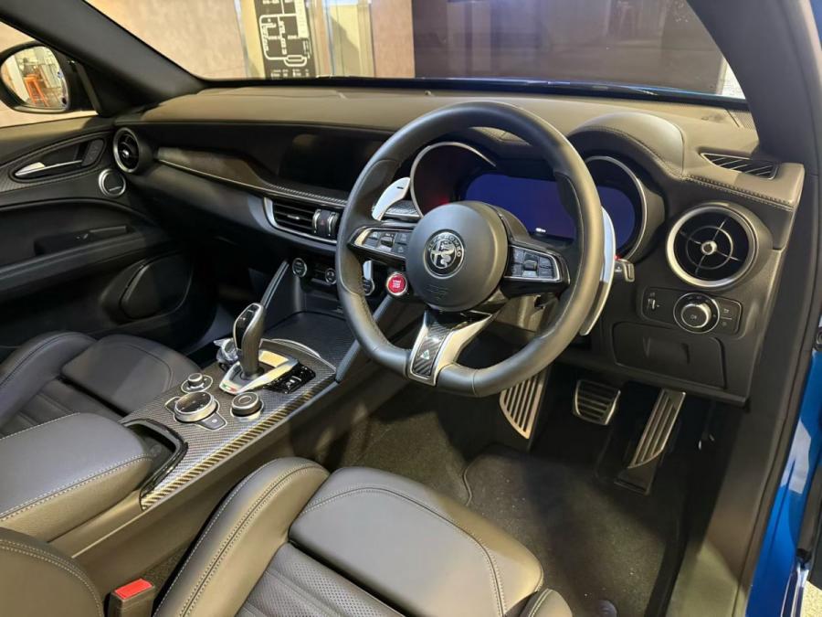 Stelvio Quadrifoglio - Image 6