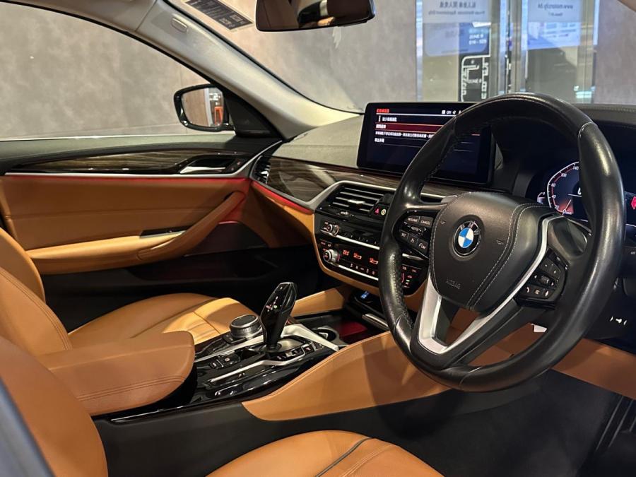 520i Saloon Luxury - Image 5