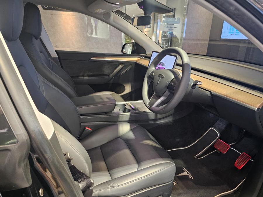 MODEL Y RWD - Image 2