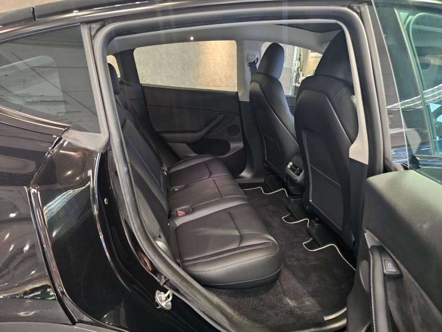 MODEL Y RWD - Image 4