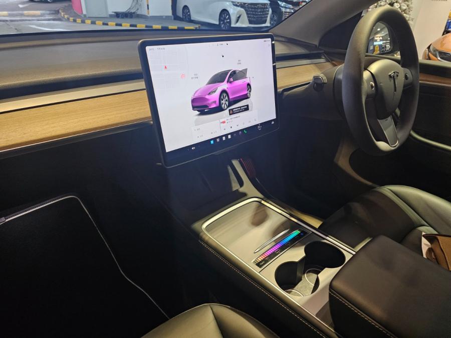 MODEL Y RWD - Image 3