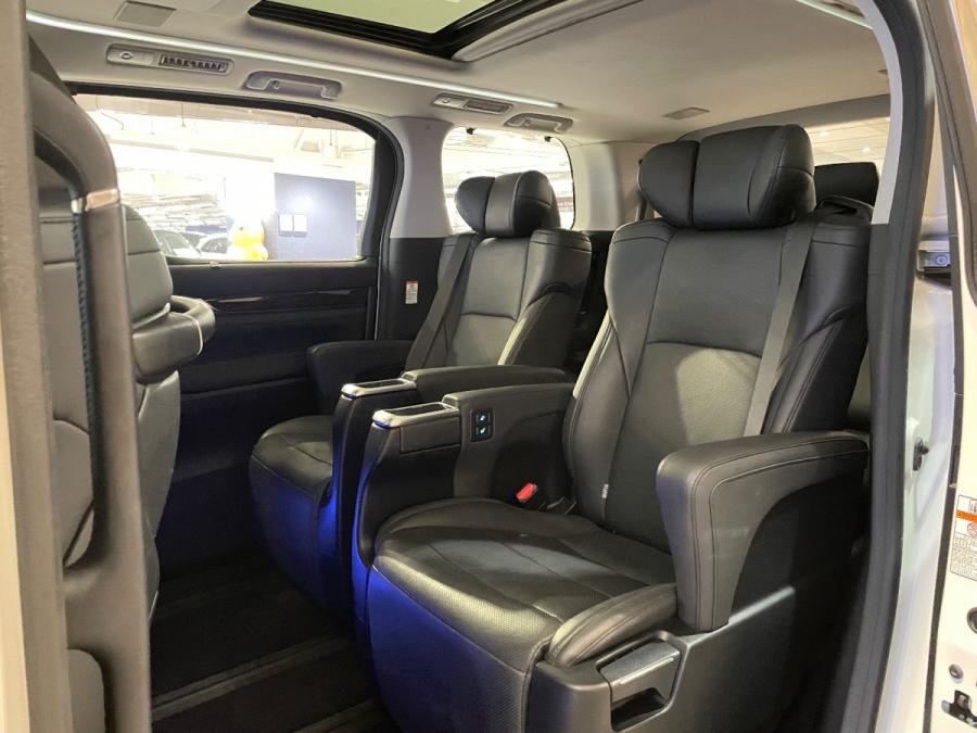 Alphard 2.5 SC Modelista - Image 6