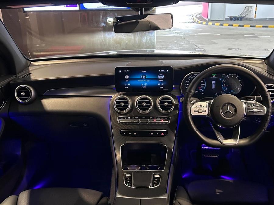 GLC300 4 MATIC COUPE FL AMG (C253) - Image 8