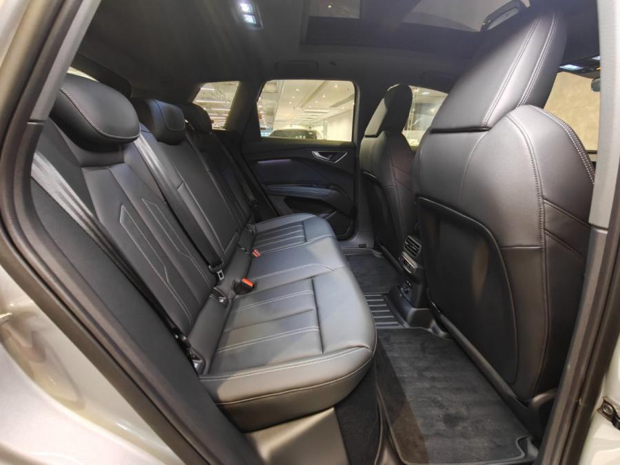 Q4 45 E-TRON - Image 16