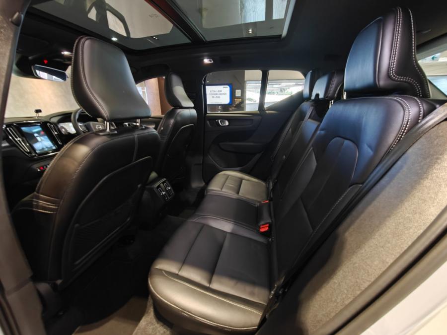 XC40 T5 R-DESIGN - Image 13