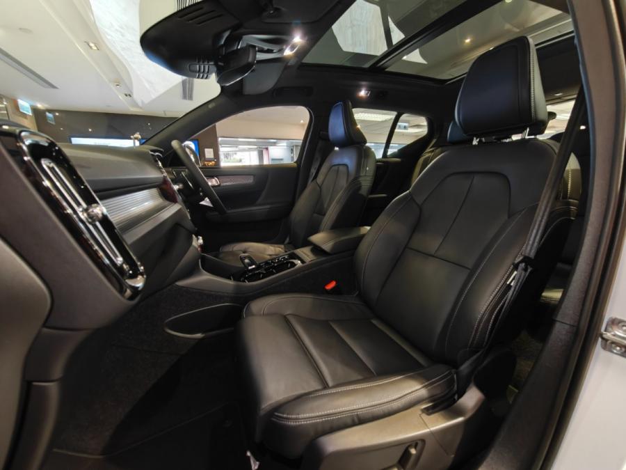 XC40 T5 R-DESIGN - Image 10