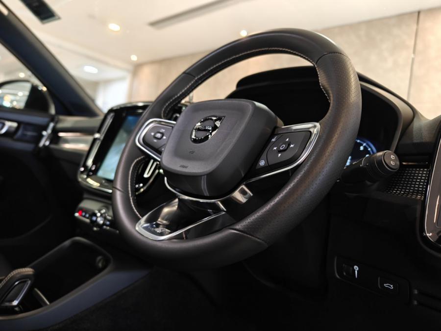 XC40 T5 R-DESIGN - Image 9