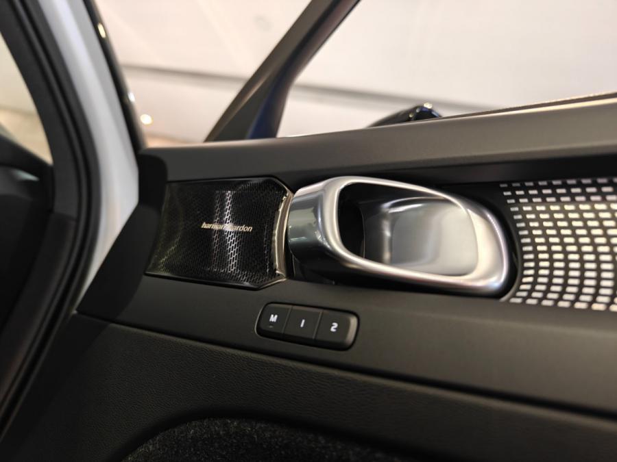 XC40 T5 R-DESIGN - Image 7