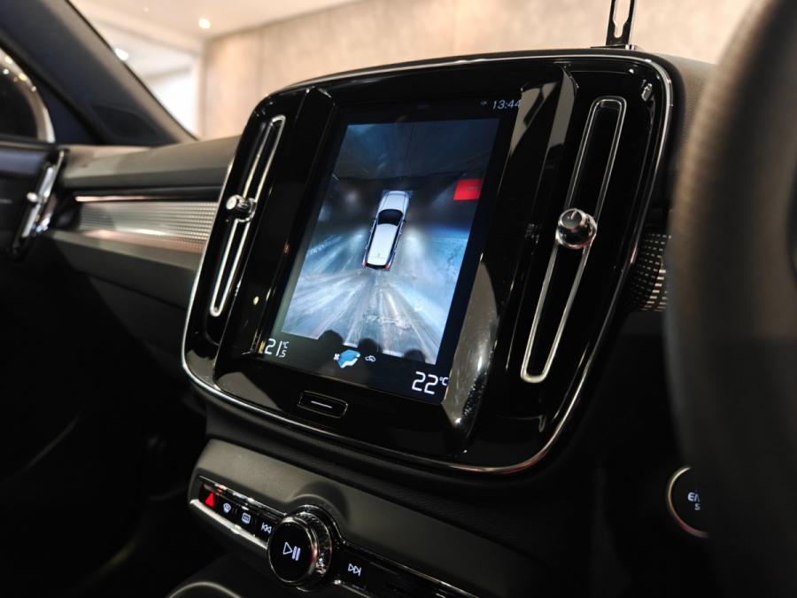 XC40 T5 R-DESIGN - Image 5