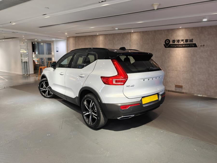 XC40 T5 R-DESIGN - Image 11