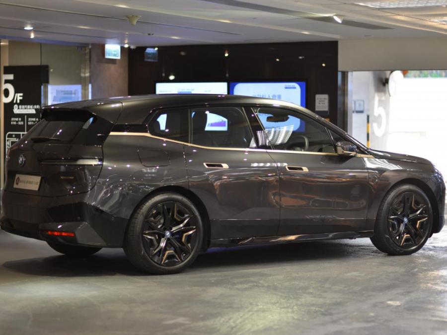 IX XDRIVE40 (I20) - Image 29