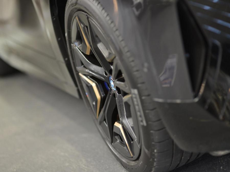 IX XDRIVE40 (I20) - Image 16