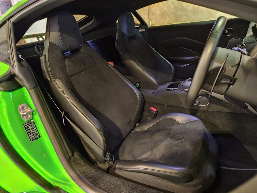 Vantage V8 - Image 4