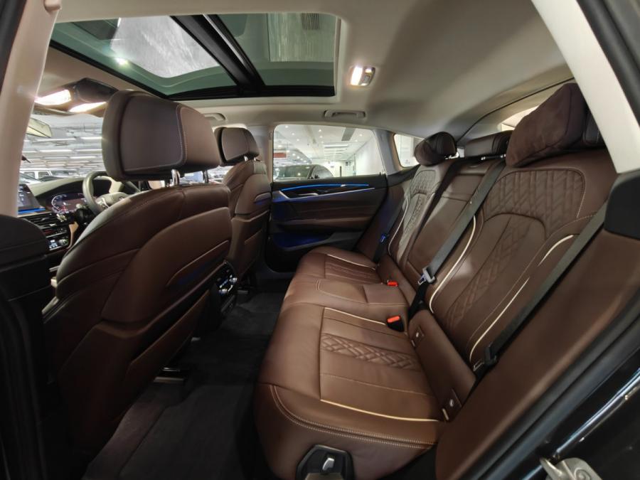 630iA GT LUXURY LINE - Image 15