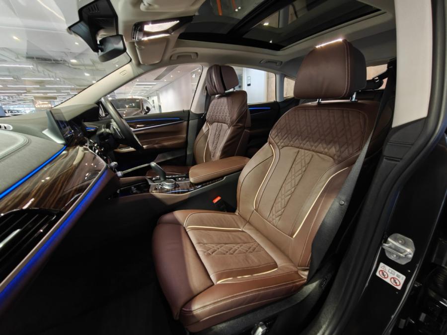 630iA GT LUXURY LINE - Image 13