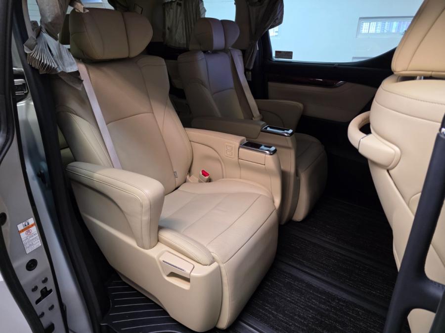 ALPHARD 3.5 - Image 5