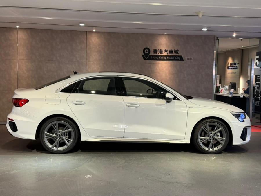 A3 SEDAN 35 TFSI S LINE - Image 2