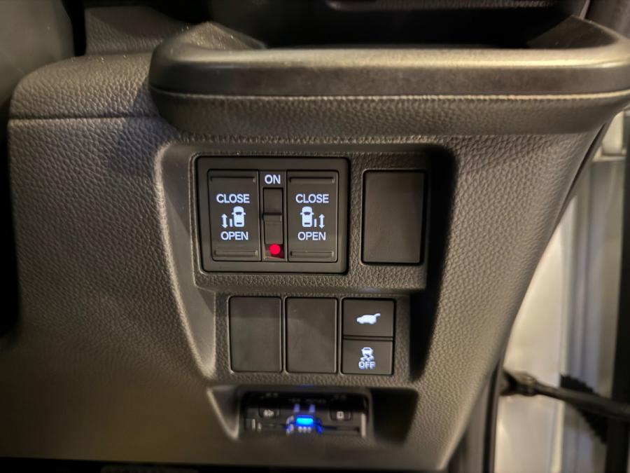 STEPWGN E:HEV PREMIUM LINE - Image 6