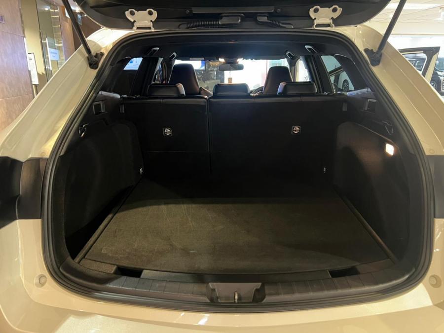 Corolla Touring Hybrid Modellista - Image 7