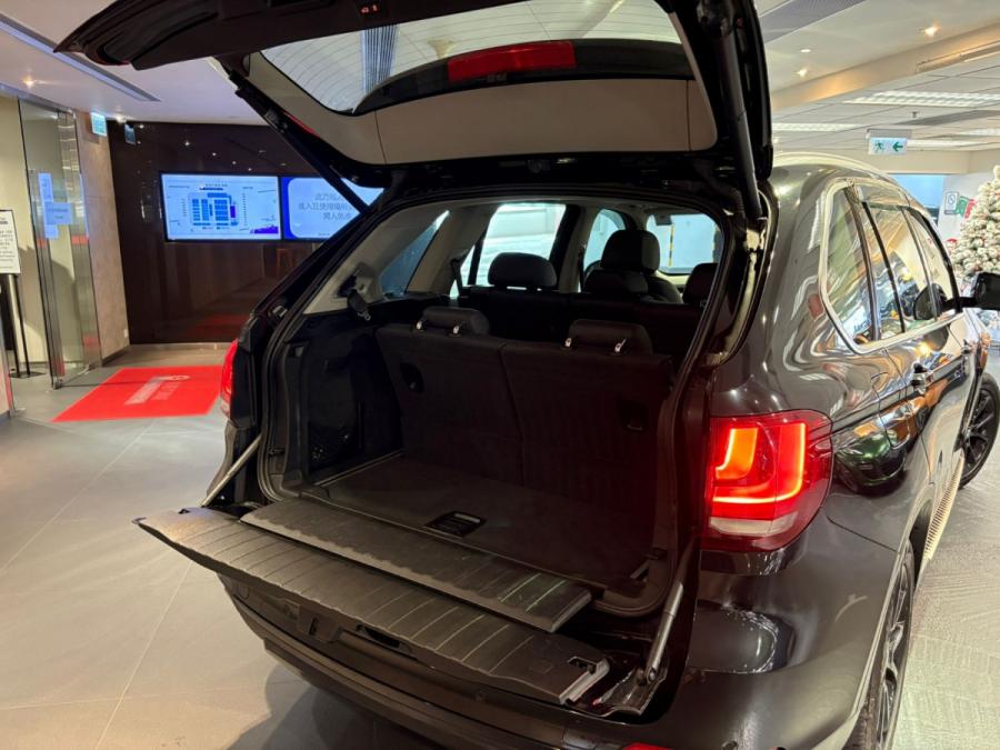 X5 xDrive30D - Image 6