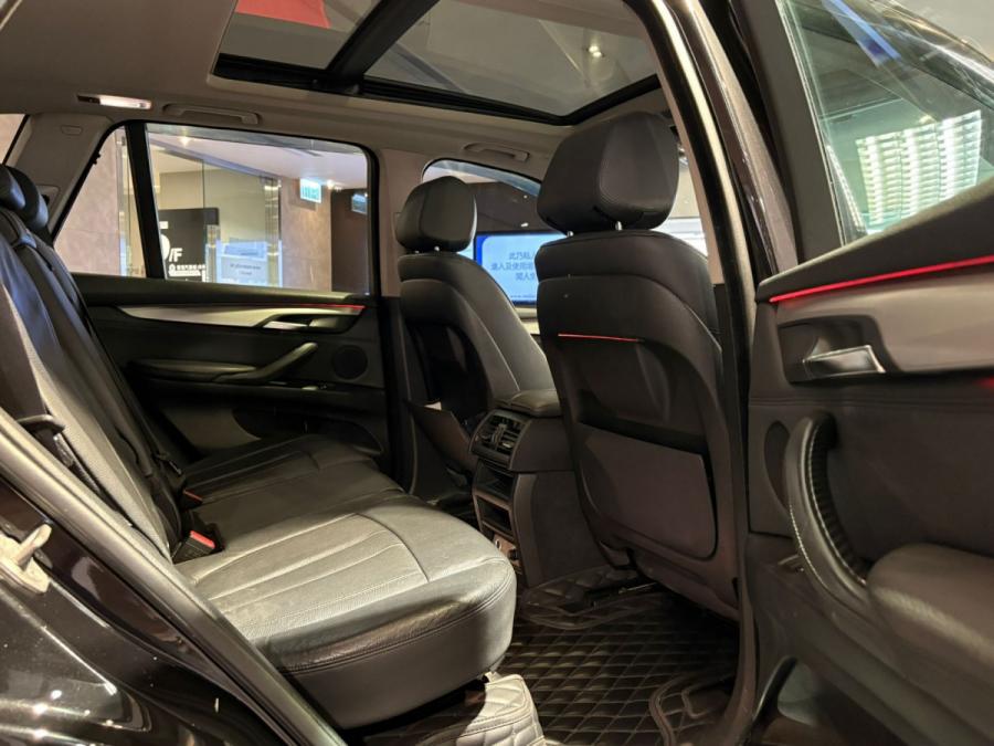 X5 xDrive30D - Image 5